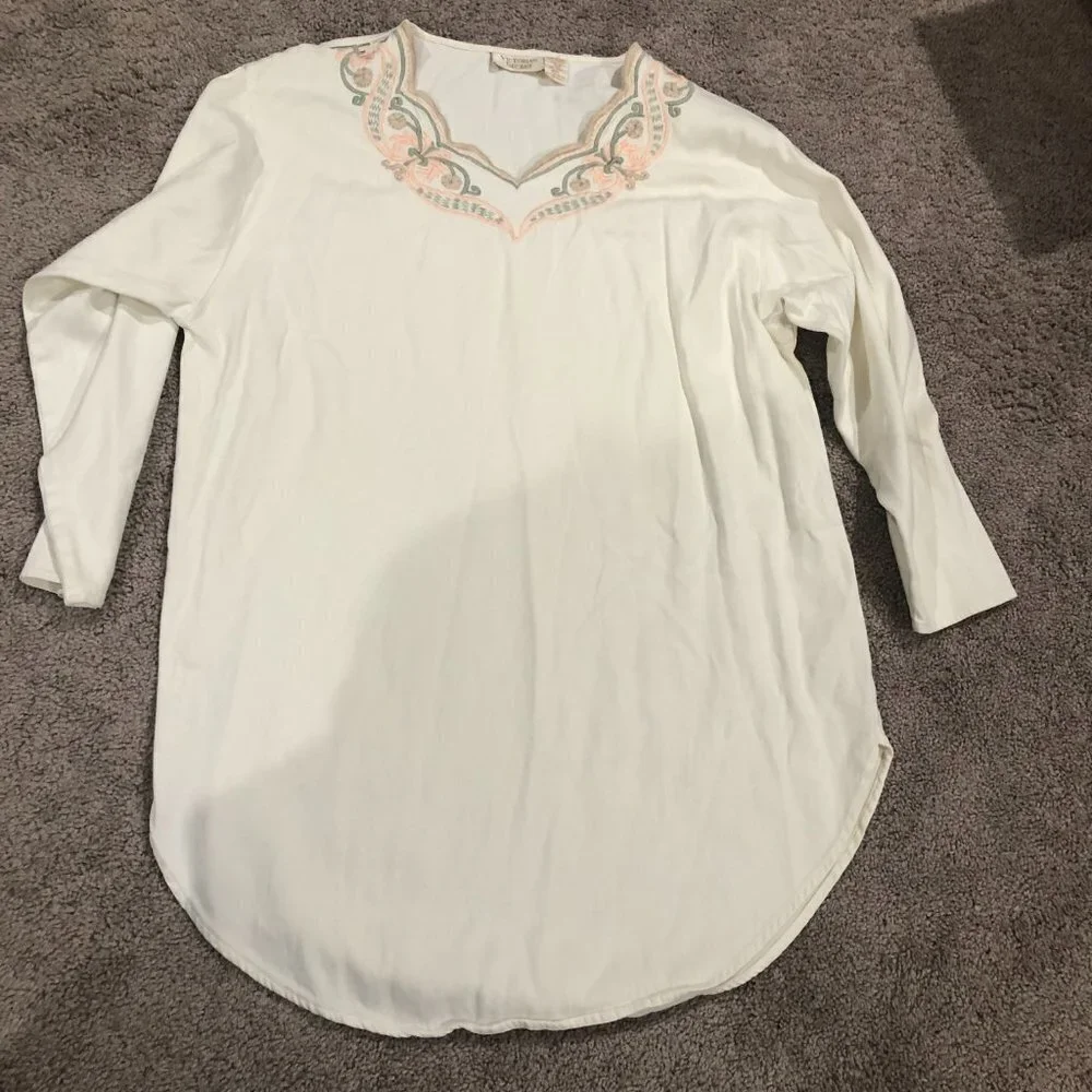 Victoria's‎ Secret Gold Tag Vintage White Cream Embroidered Tunic Night Shirt